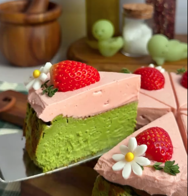 Strawberry Matcha Basque Cheesecake: The Creamy Dessert You’ll Fall in Love With